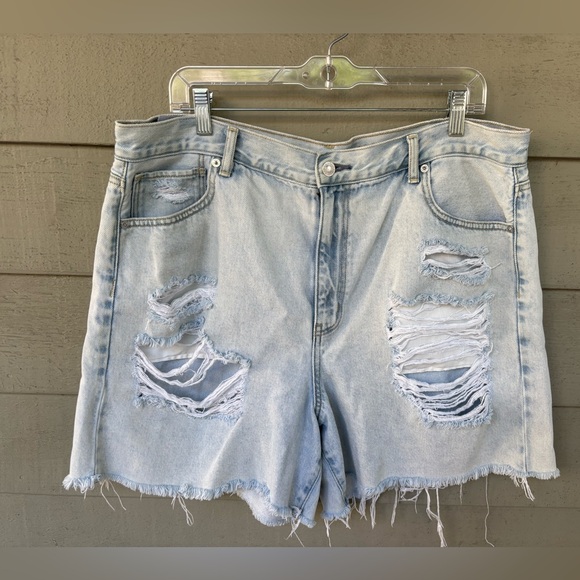 American Eagle Blue Jean Shorts Distressed Raw Hem 18 - Picture 1 of 7